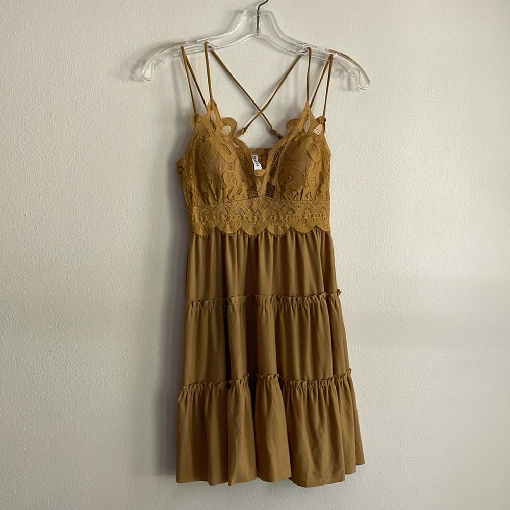 NWOT Mustard Zenana lace babydoll dress